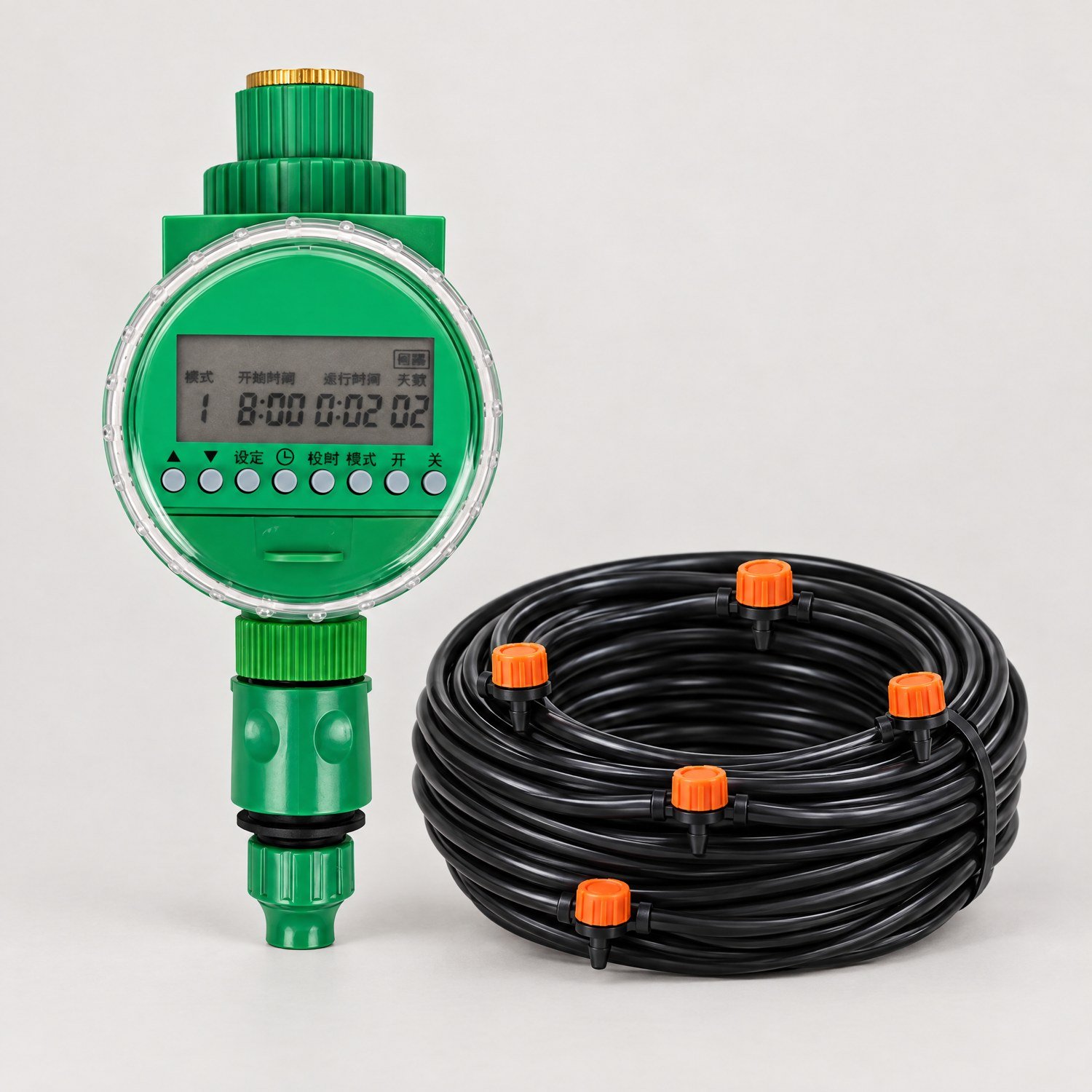 Temporizador de riego digital verde con manguera de microgoteo